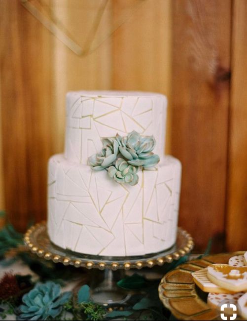 Is a 2 tier cake visually underwhelming? - 1
