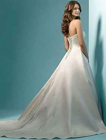 Alfred Angelo Brides... let's see your dresses!