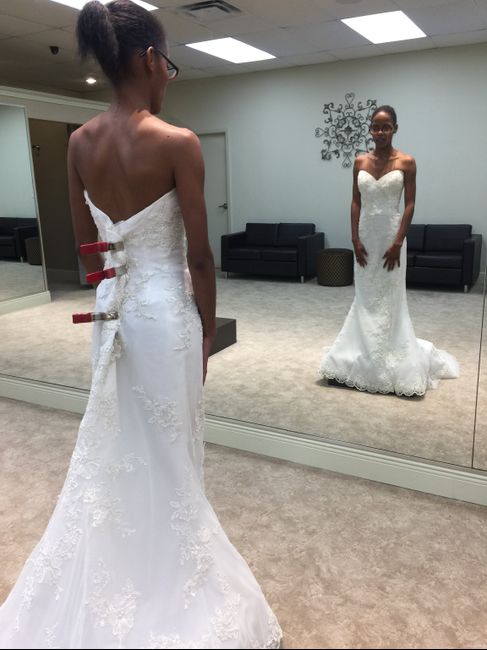 Short Brides! Let’s see your dress 🥰 - 1