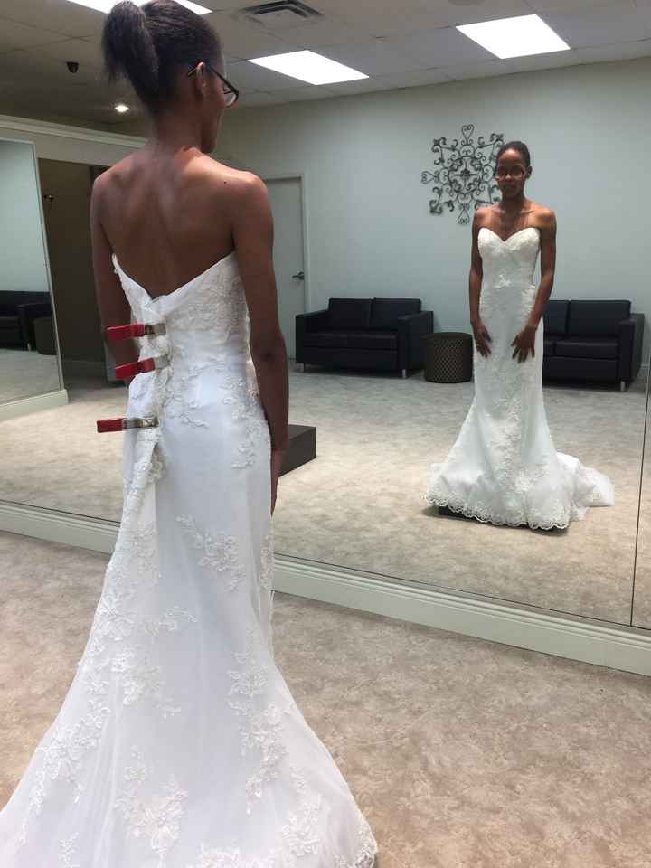 Short Brides! Let’s see your dress 🥰 - 1