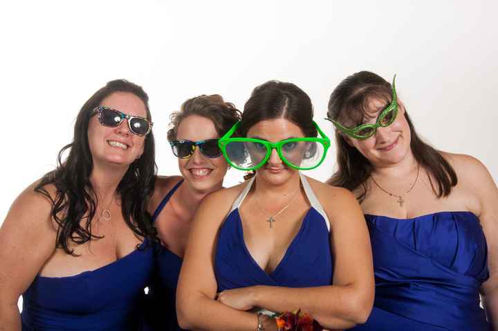 How many of youare doing photo booths?