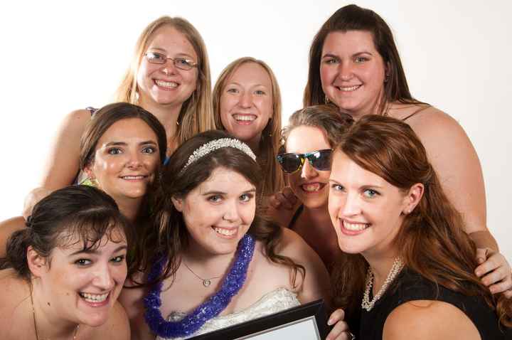 How many of youare doing photo booths?