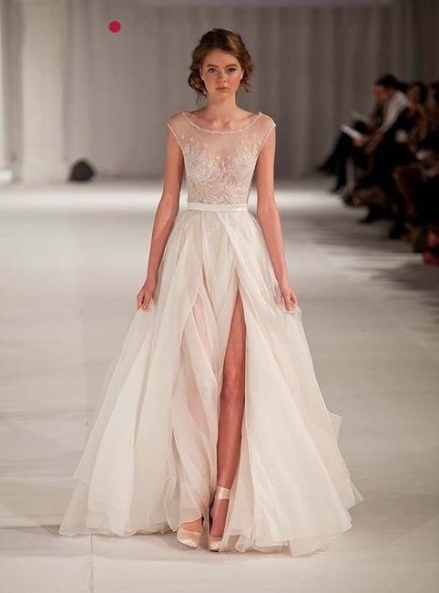 Show me your dress that you have to let go because it's too expensive *pictures