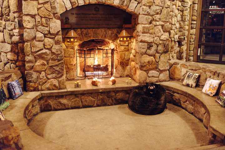 Racking my brain...how to decorate this fireplace??