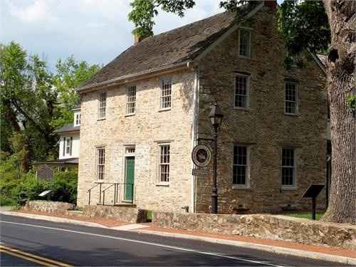 Who is getting married in their hometown?