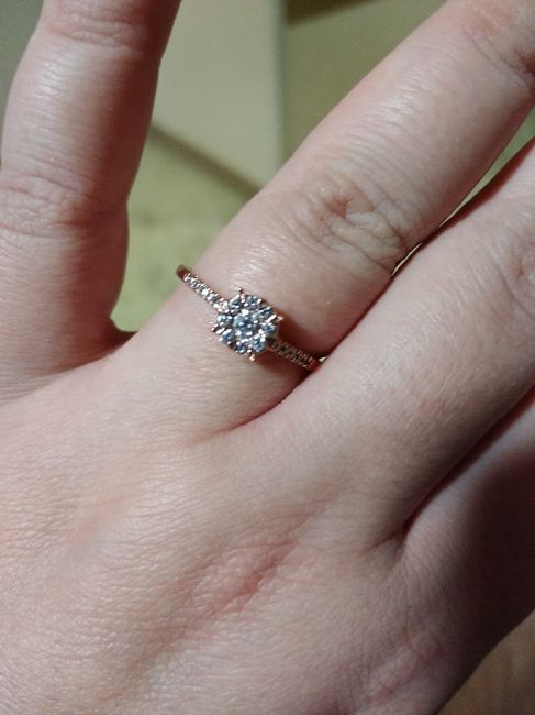Who has a rose gold ring? - 1