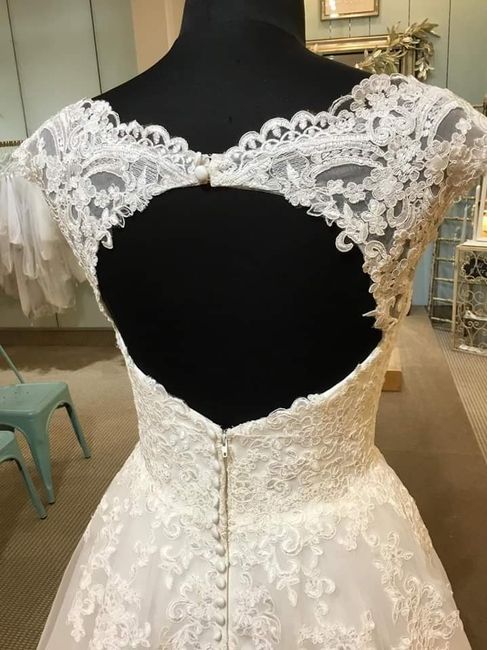 Finding my dream dress in a picture - 4