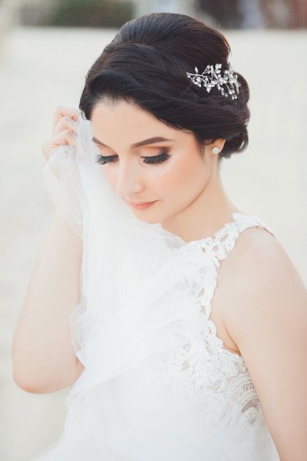 Help - high neck wedding dress... but no accessories seem to work. - 1