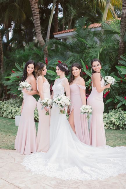 Bridesmaid Dresses: Uniform or Unique? 1