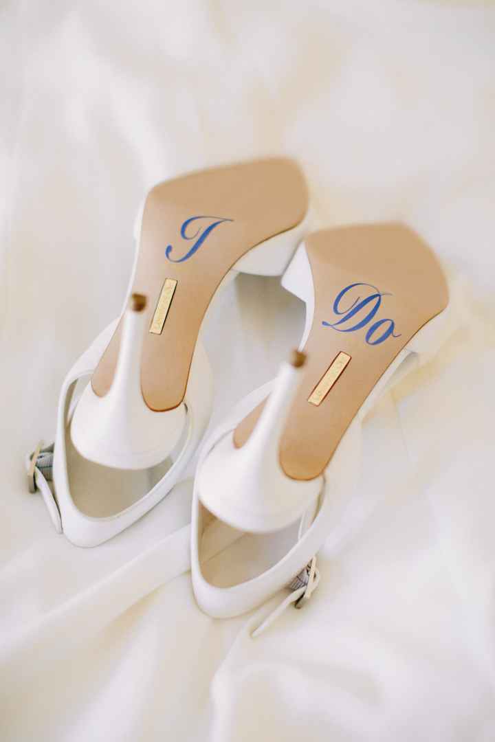 Help with wedding shoe decals - 1