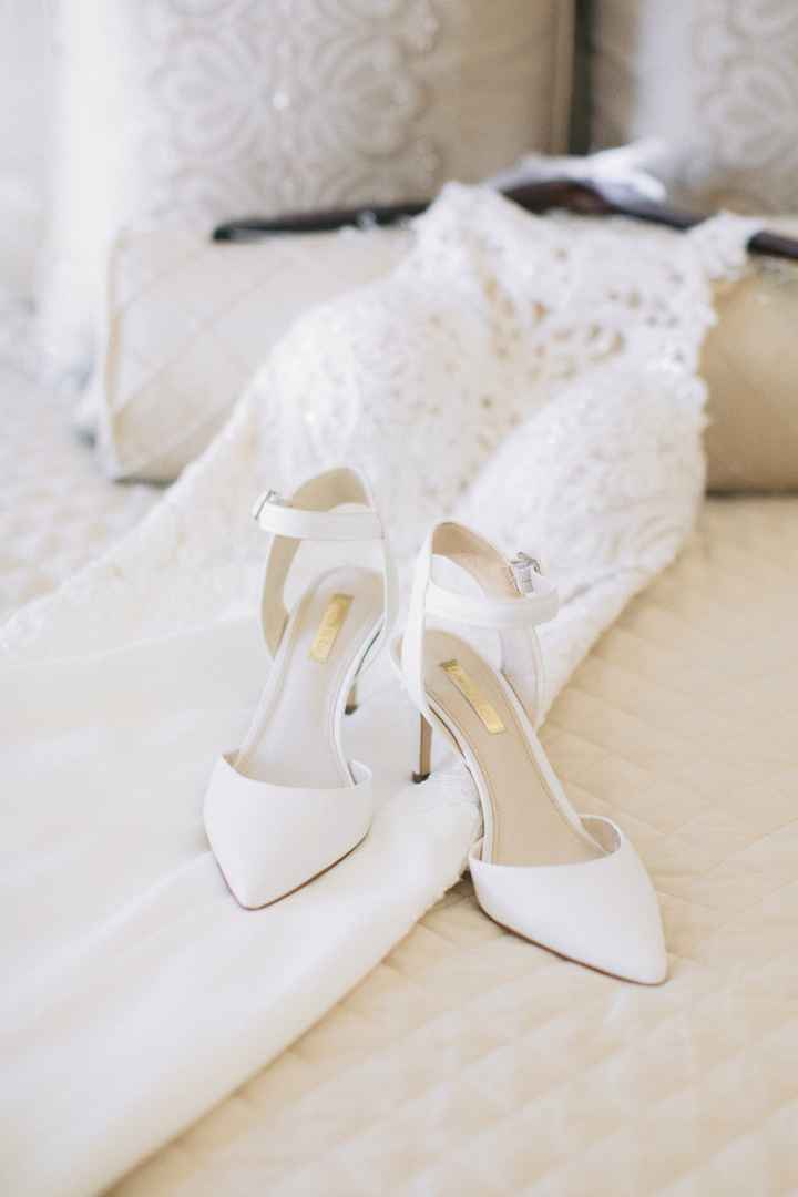 Petite brides - show me your shoes. - 1