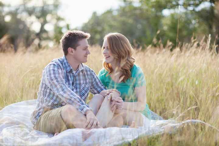 Show me your engagement photos!! :)