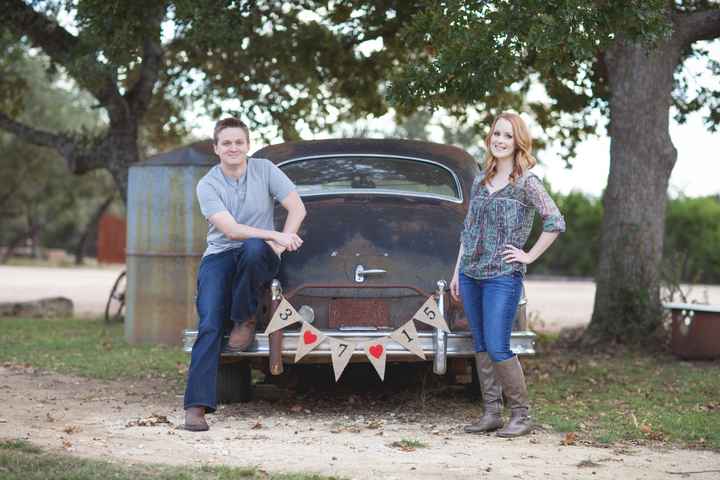 Show Me Your Engagement Picture Outfits!!