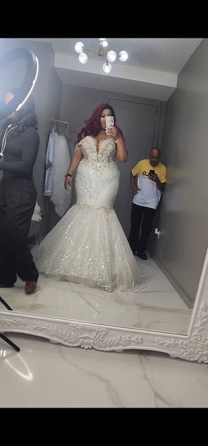 My dress was too big on the day of wedding. Say something or let it go? 2