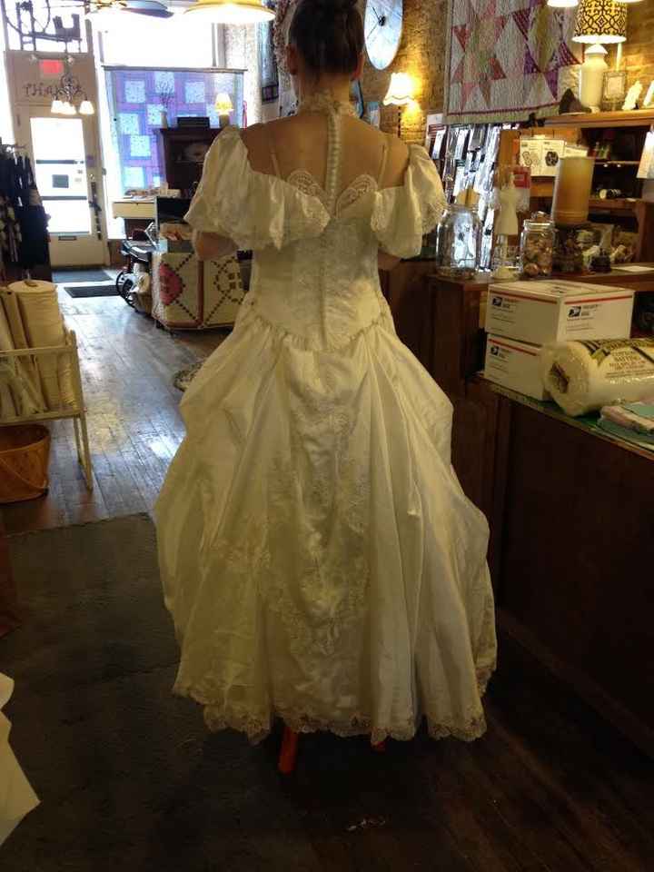 The saga on redoing my mom's wedding dress continues..