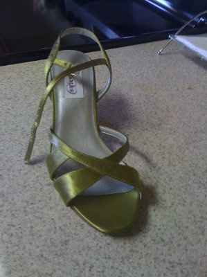 Alright Google Queens... FMW needs shoes!!