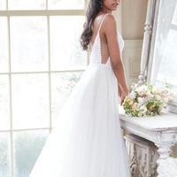 Describe this dress style? - 5
