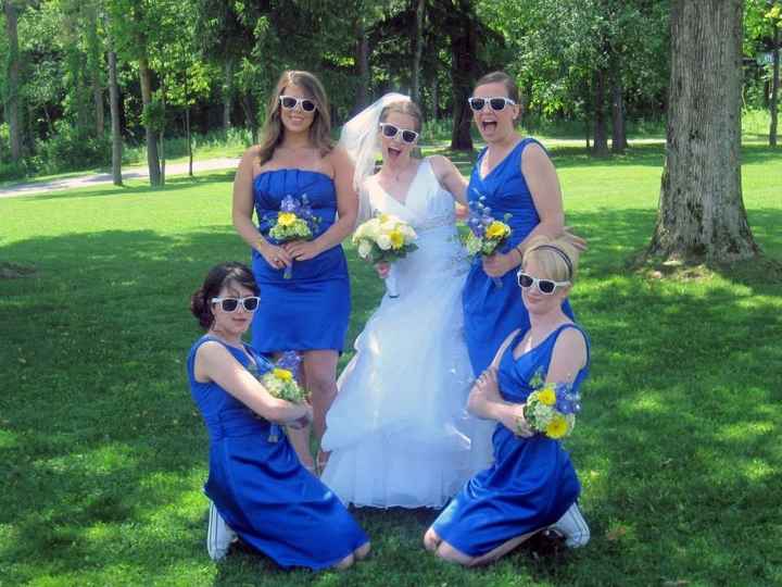 Back and MARRIED!!! Some pics from family and friends...