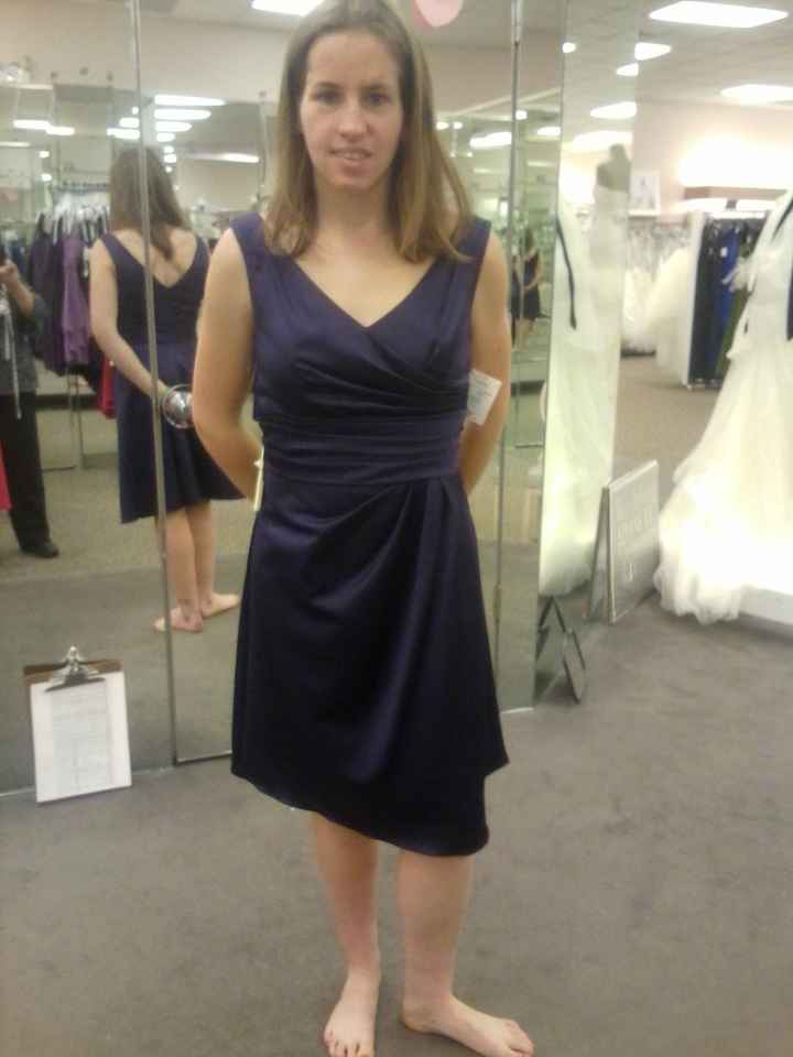 MOH wears different dress? Help, please!