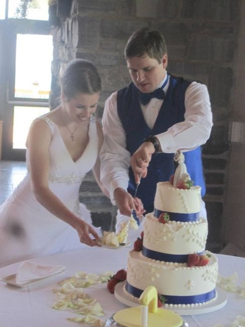 Back and MARRIED!!! Some pics from family and friends...