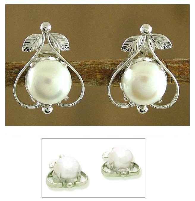 Show me your simple pearl jewelry
