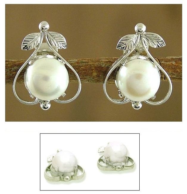 Show me your simple pearl jewelry