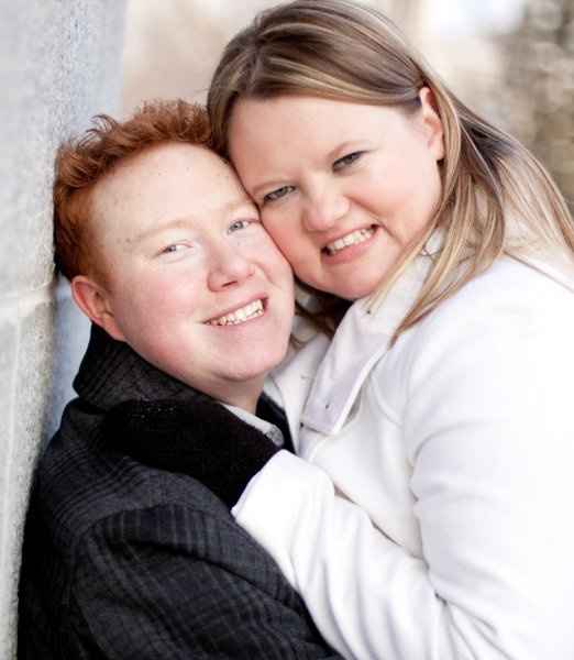 Show off your Engagement Pics!
