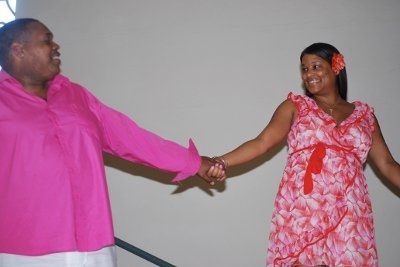 Ok......My Engagement Photos are back......