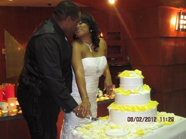 So MANY PICS FROM MY WEDDING NON-PROFESSIONAL.