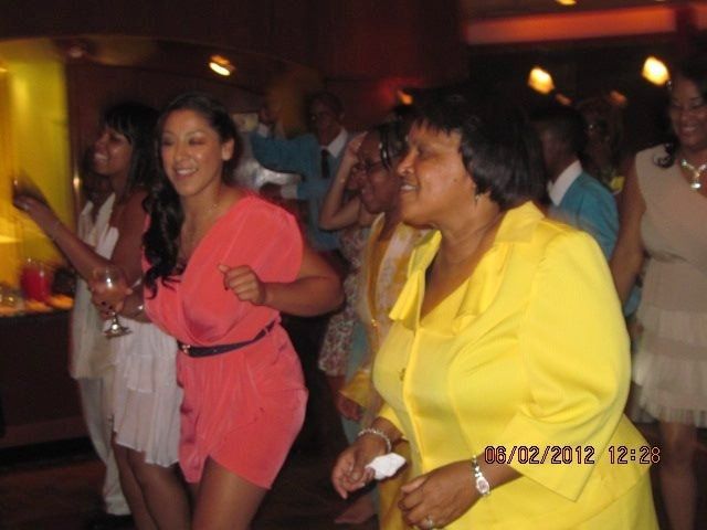 So MANY PICS FROM MY WEDDING NON-PROFESSIONAL.