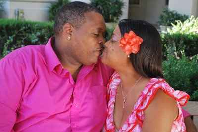 Ok......My Engagement Photos are back......