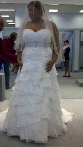 UPDATE!!! AHHHHHHH!!!...MY DRESS HAS ARRIVED A WEEK EARLY!! *PICS!!!*