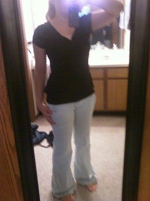I need some help choosing what to wear for e-photos