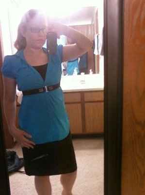 I need some help choosing what to wear for e-photos