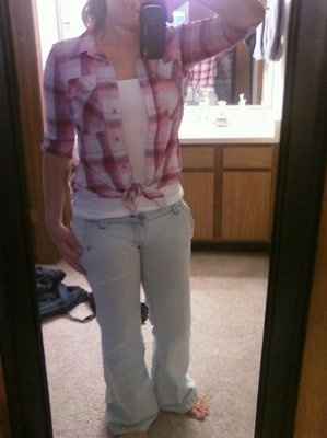 I need some help choosing what to wear for e-photos