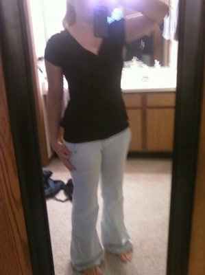 I need some help choosing what to wear for e-photos