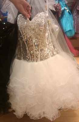 PLLLLEEEAAASSSEEE help me find this dress!