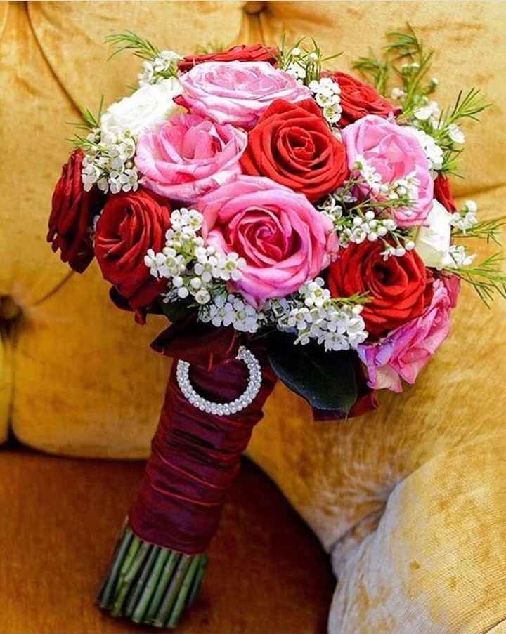 , let's see your wedding bouquet  ladies!!
