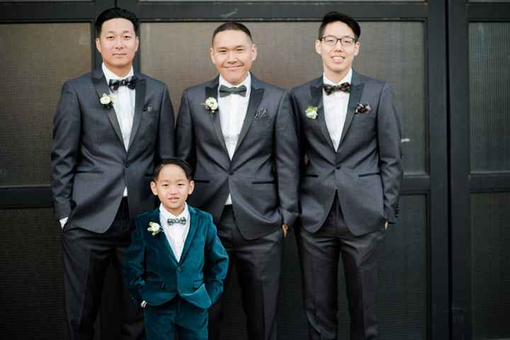 Grooms vs groomsmen tux