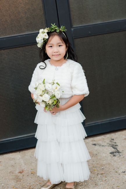 I wanna see your flower girl dresses!!