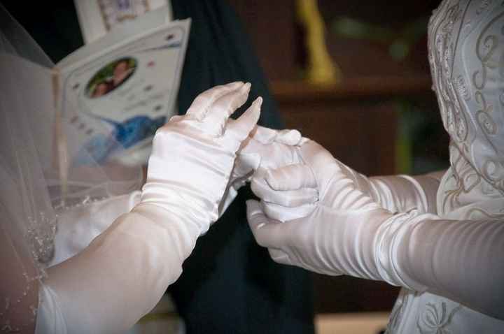 let me see your wedding dress accessories!