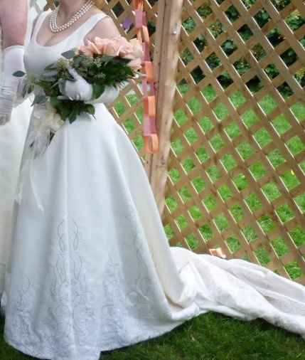 Show me your bridesmaid dresses with your wedding dress!