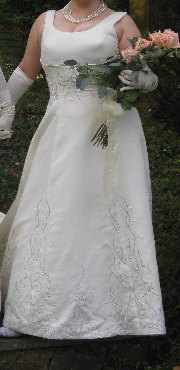 Any size 12/14 brides care to share?