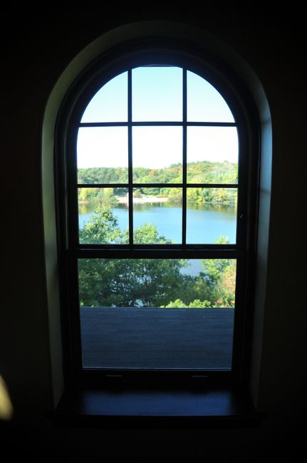 What type of venue are you getting married at? Pics