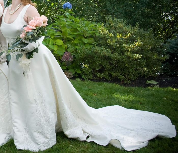 Share your non strapless dress please :)