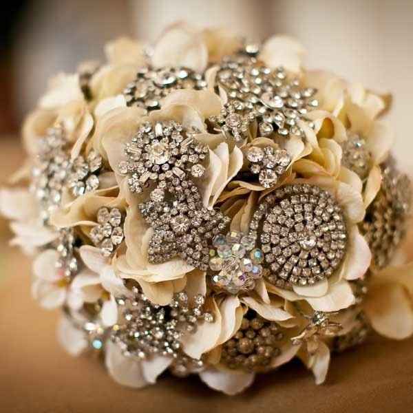 My DIY Brooch Bouquet