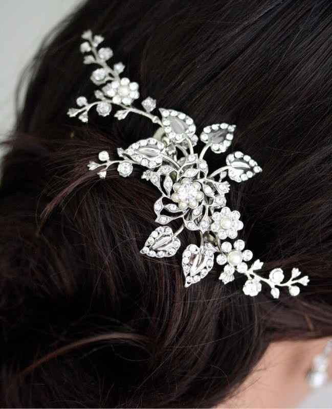 Which hair comb matches my earrings?