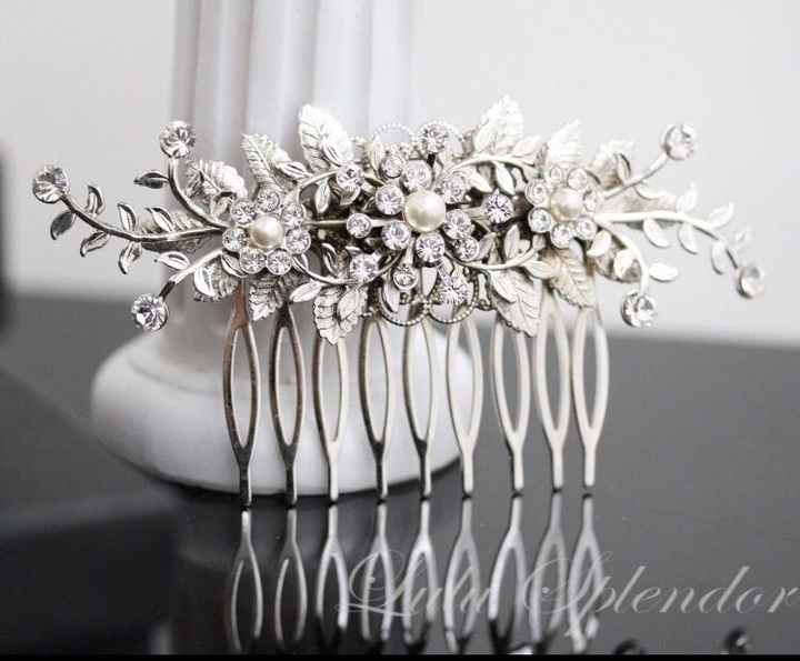 Which hair comb matches my earrings?
