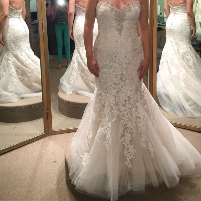 I looove dress threads! Are you rocking white?