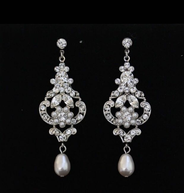 Wedding dress accessory help!